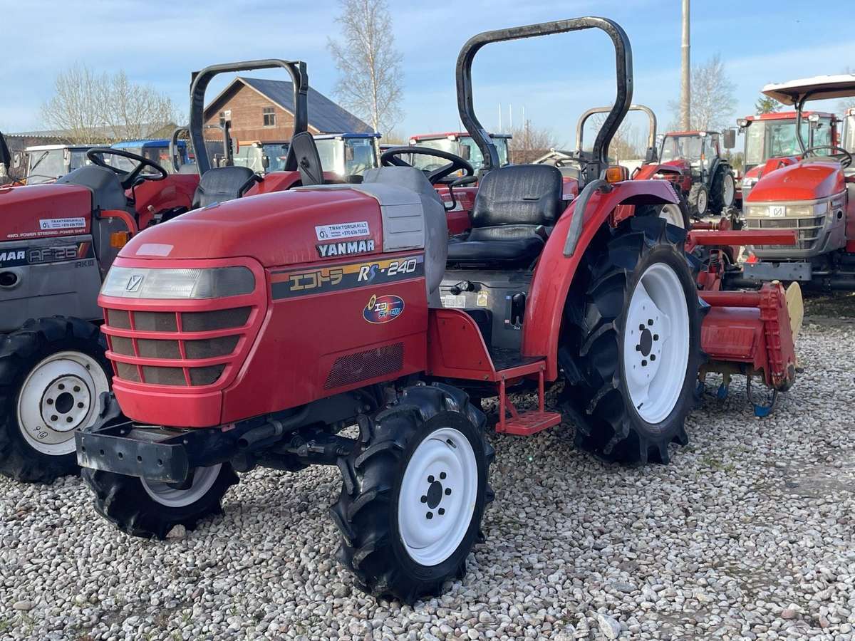 Kubota ĮVAIRIŲ MODELIŲ, traktoriai