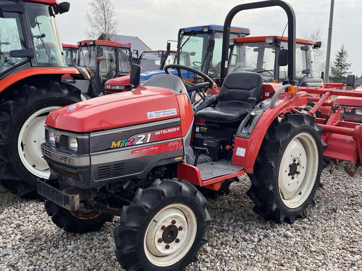 Kubota ĮVAIRIŲ MODELIŲ, traktoriai