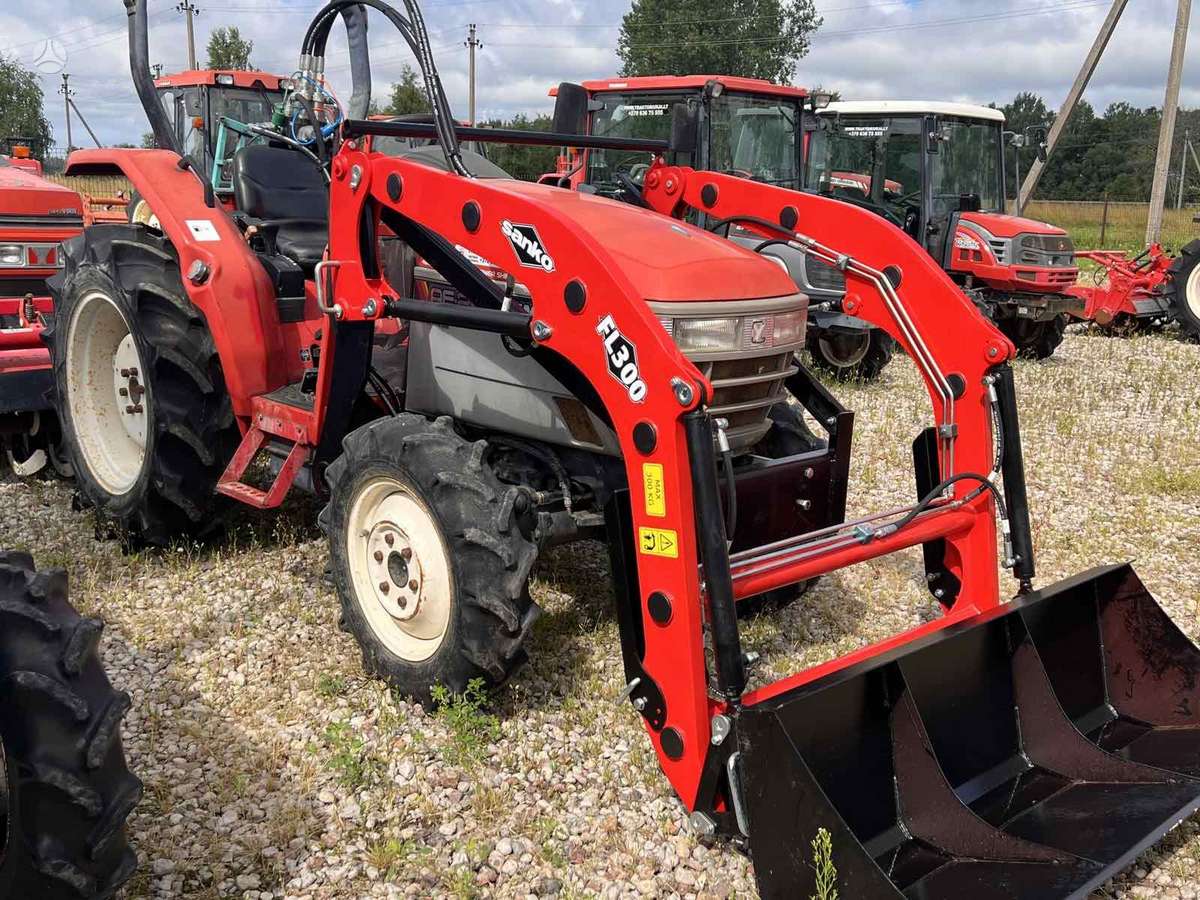 Kubota ĮVAIRIŲ MODELIŲ, traktoriai