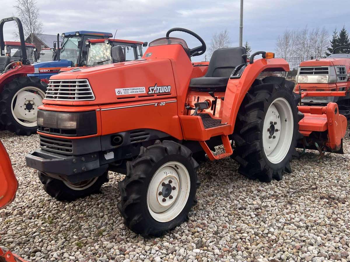 Kubota ĮVAIRIŲ MODELIŲ, traktoriai