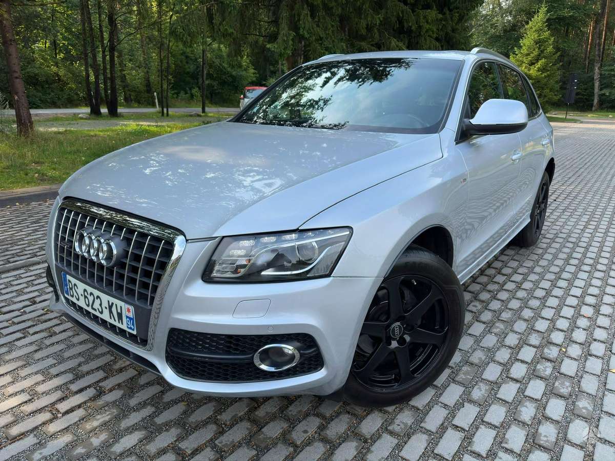 Audi Q5, 2.0 l., off-road / crossover