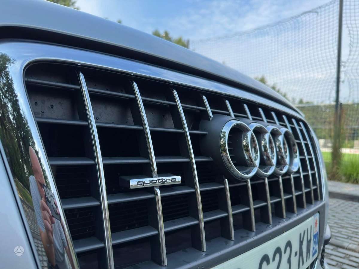 Audi Q5, 2.0 l., off-road / crossover