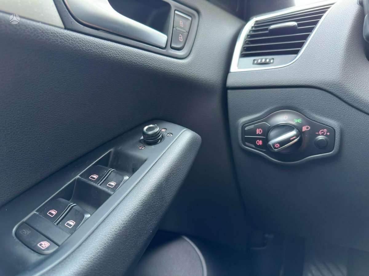 Audi Q5, 2.0 l., off-road / crossover
