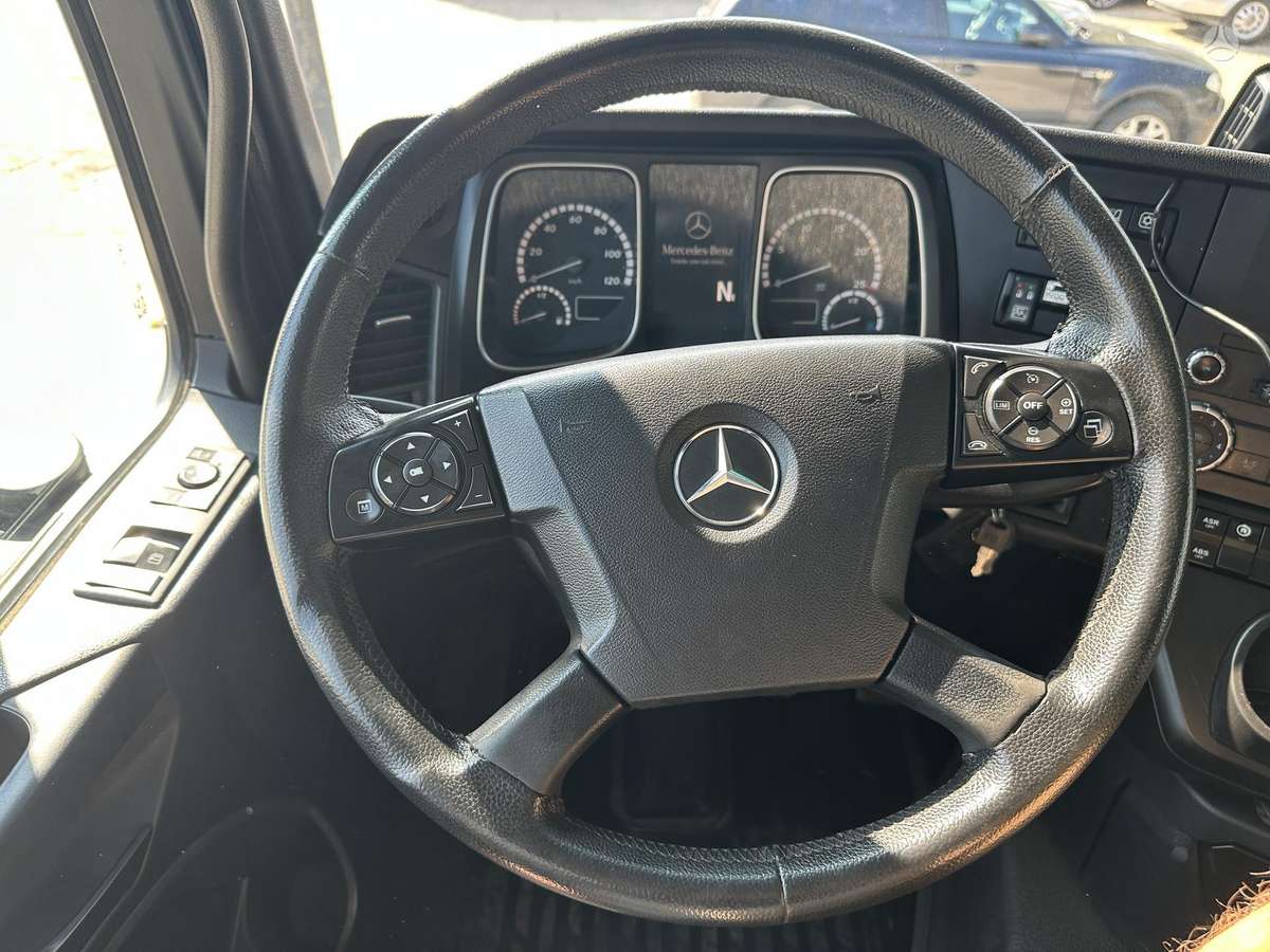 Mercedes-Benz Arocs, dumpers / tippers