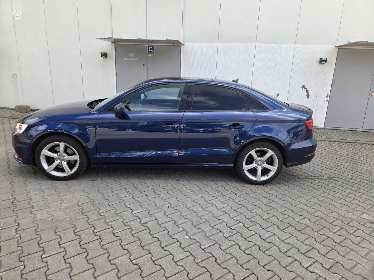 Audi A3, 1.8 l., Седан