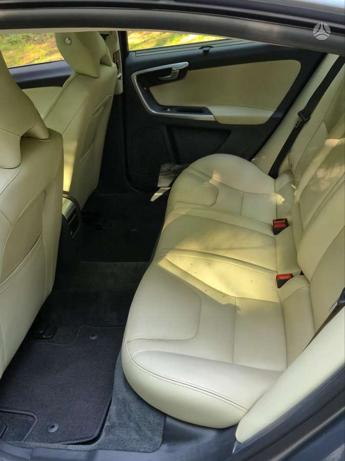 Volvo S60, 2.0 l., Седан