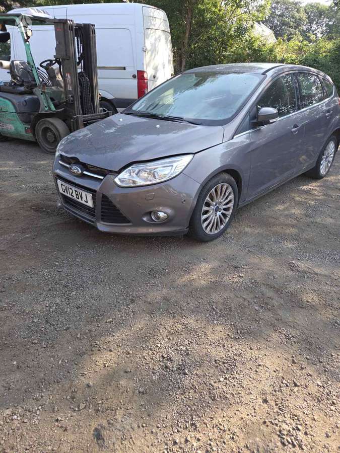 Ford Focus dalimis
