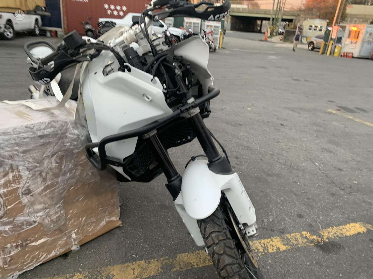 Ducati DesertX, enduro / adventure