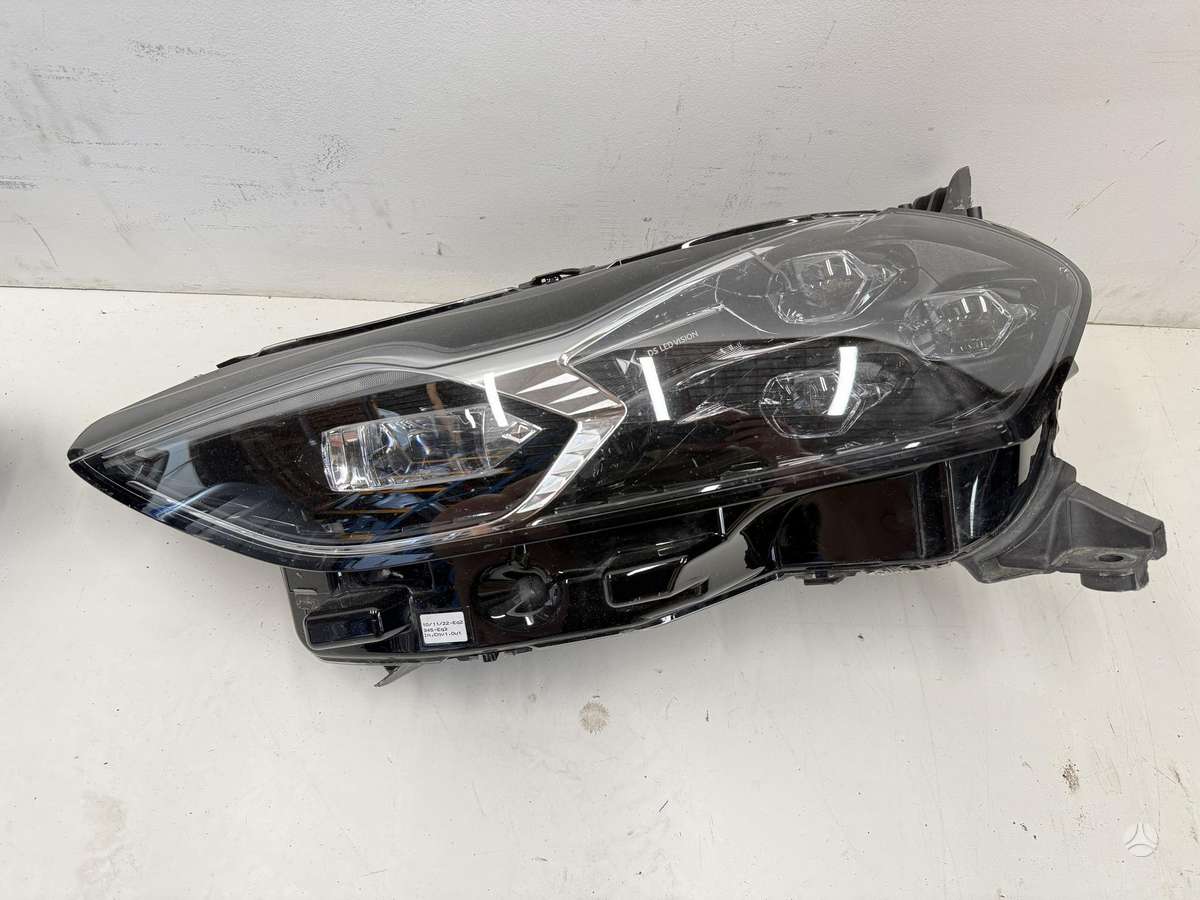 DS Automobiles DS3 Crossback lights