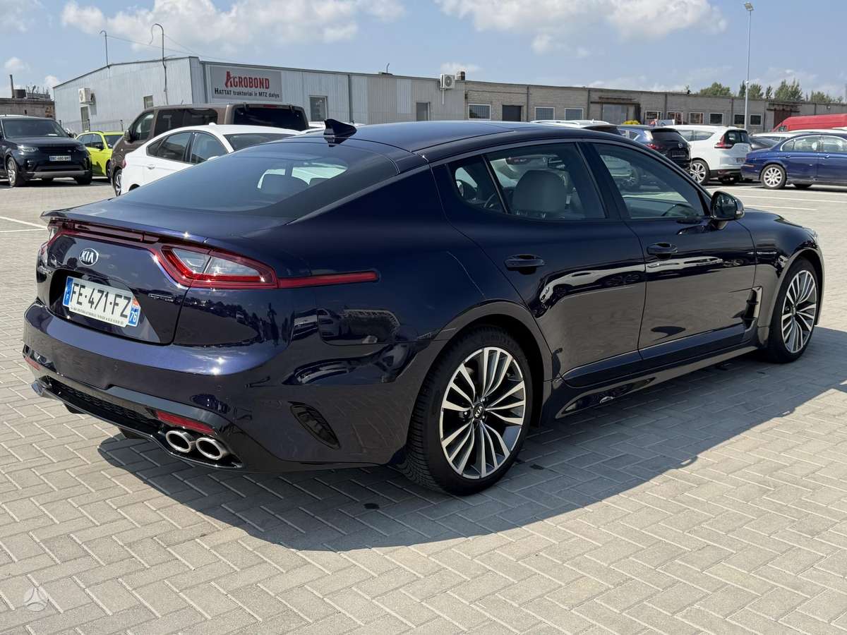 Kia Stinger, 2.2 l., Хэтчбек