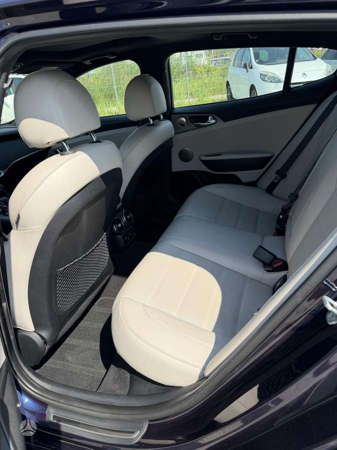 Kia Stinger, 2.2 l., hatchback