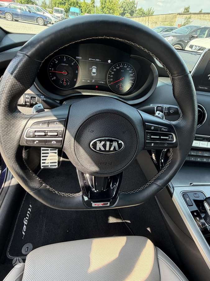 Kia Stinger, 2.2 l., Хэтчбек