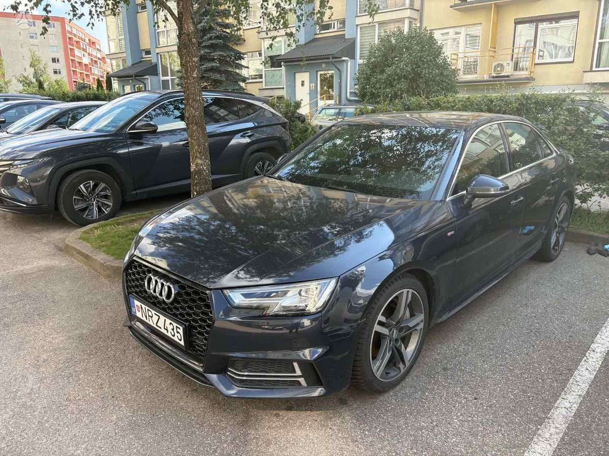 Audi A4, 2.0 l., Седан