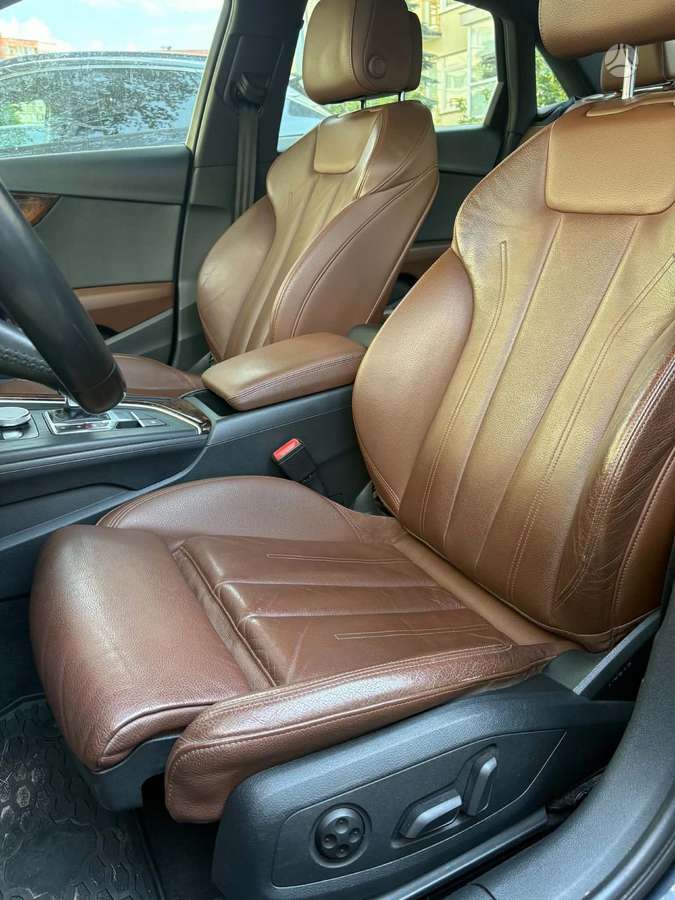 Audi A4, 2.0 l., Седан