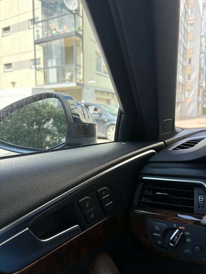 Audi A4, 2.0 l., Седан