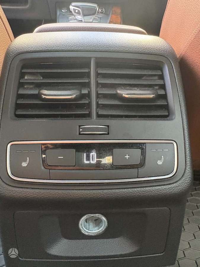 Audi A4, 2.0 l., Седан