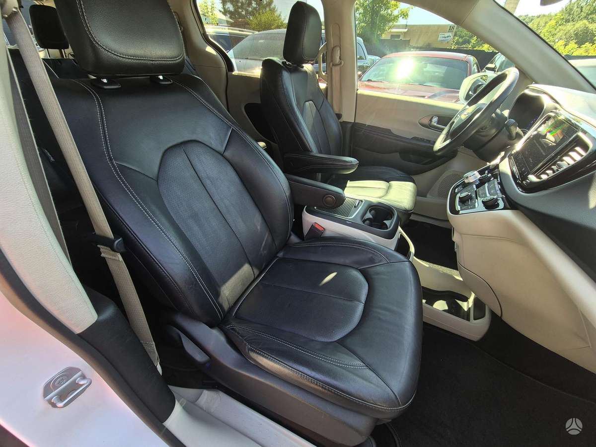Chrysler Pacifica, 3.6 l., Минивэн