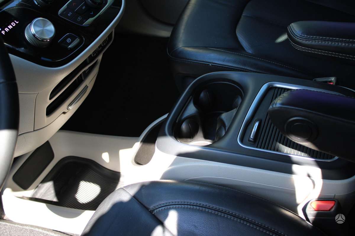 Chrysler Pacifica, 3.6 l., Минивэн