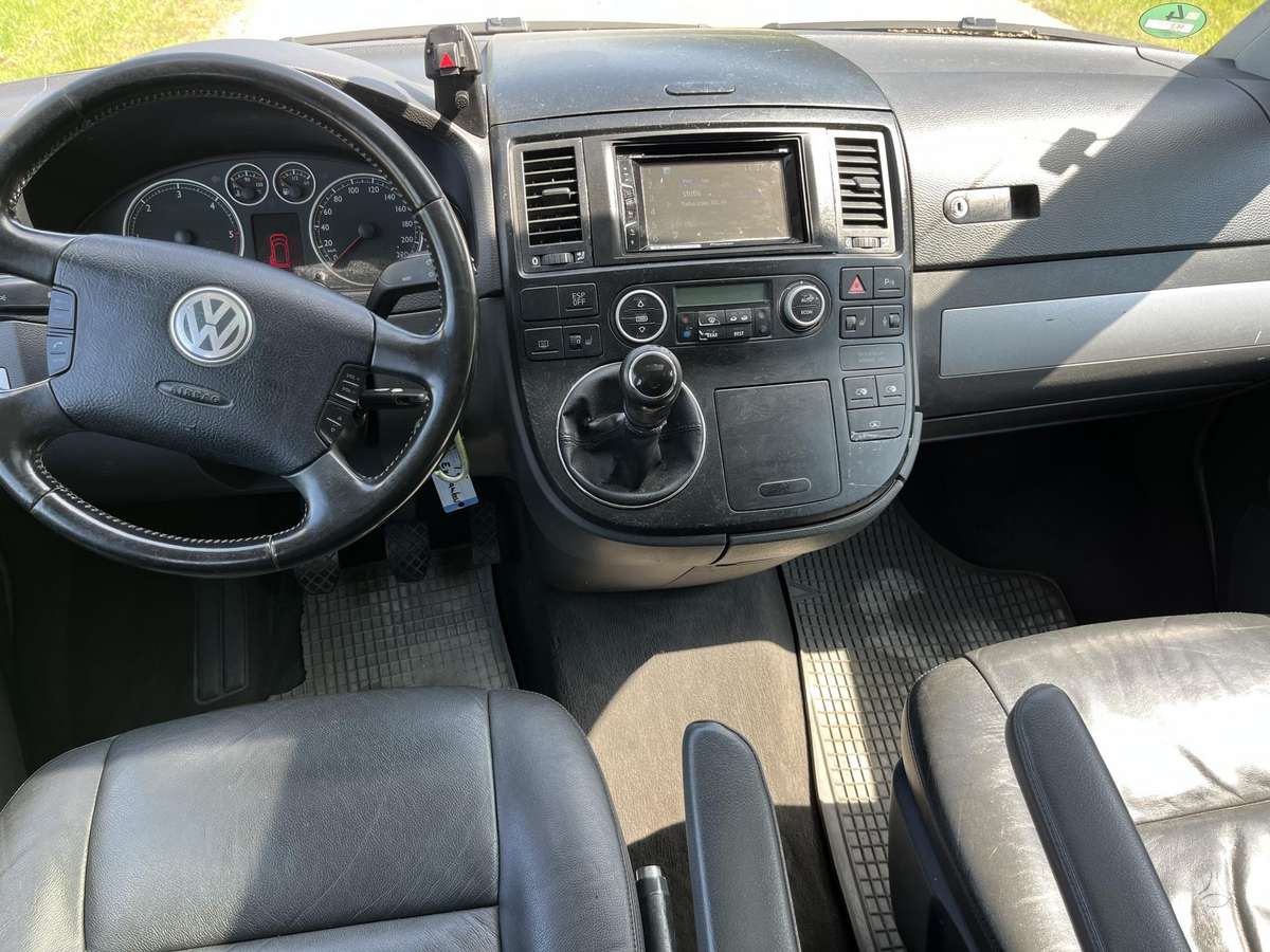 Volkswagen Multivan, 2.5 l., Минивэн