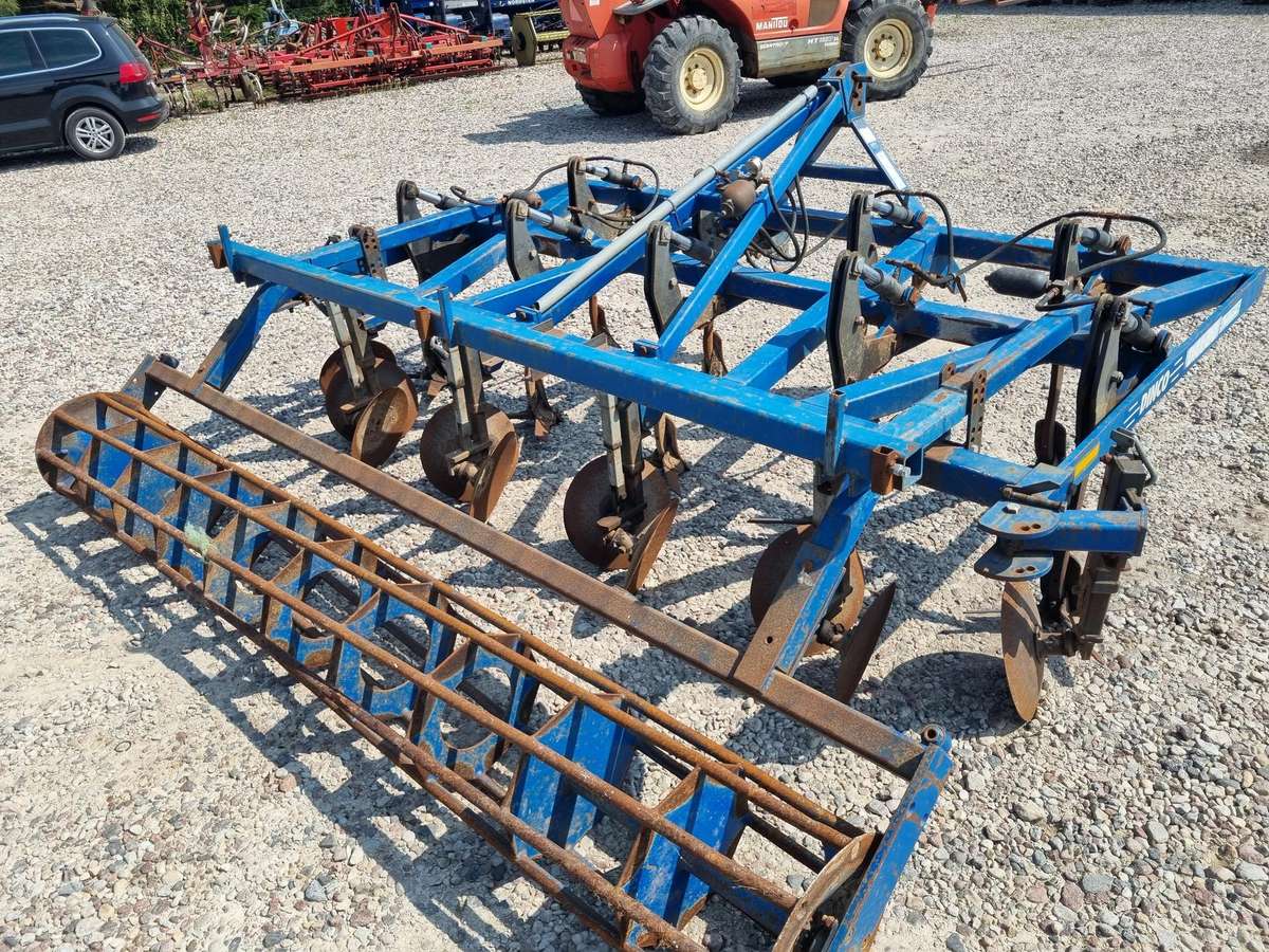 Dalbo Dinco 380, žemės dirbimo / ruošimo technika