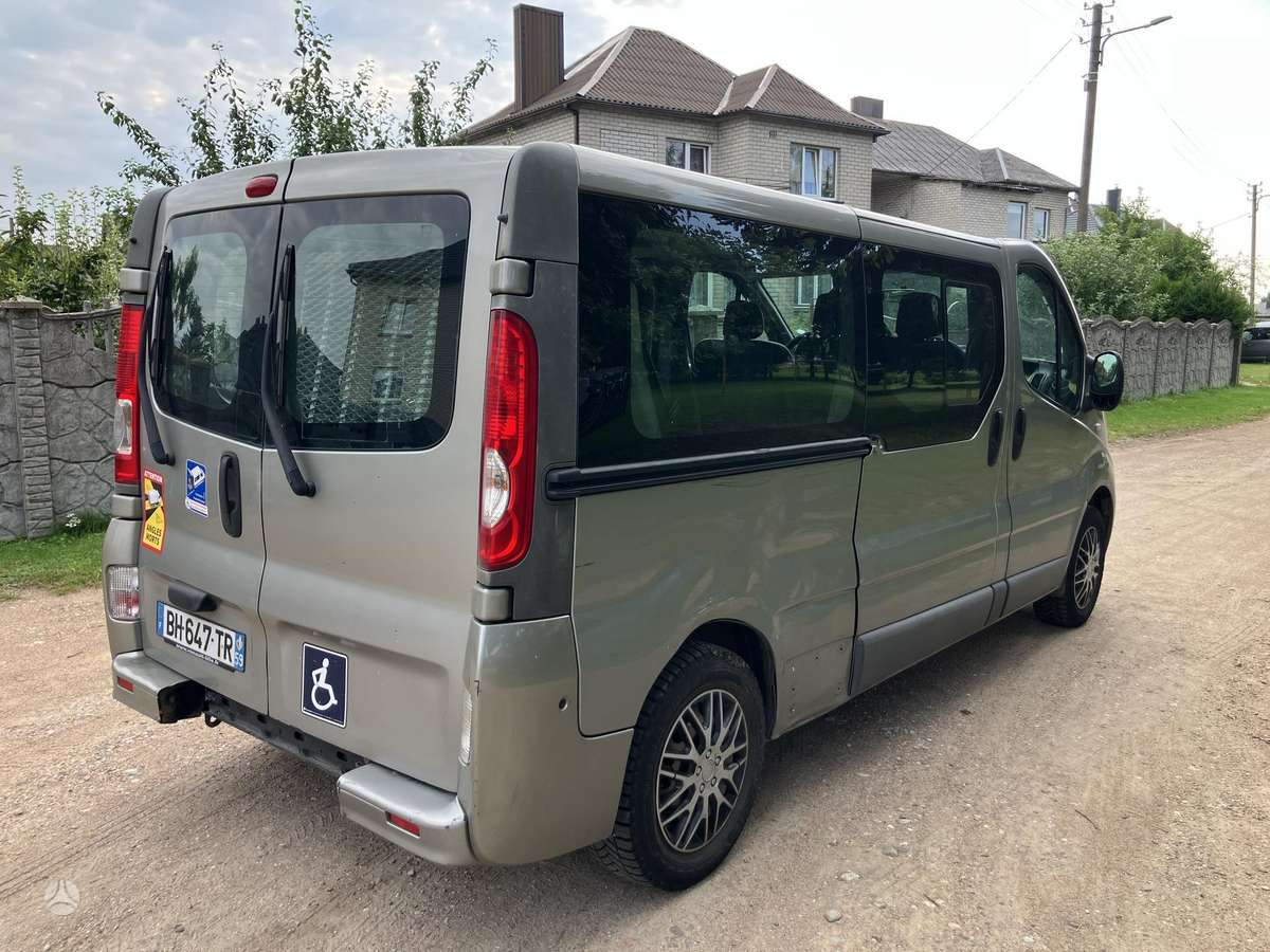 Renault Trafic, 2.0 l., passenger minibus