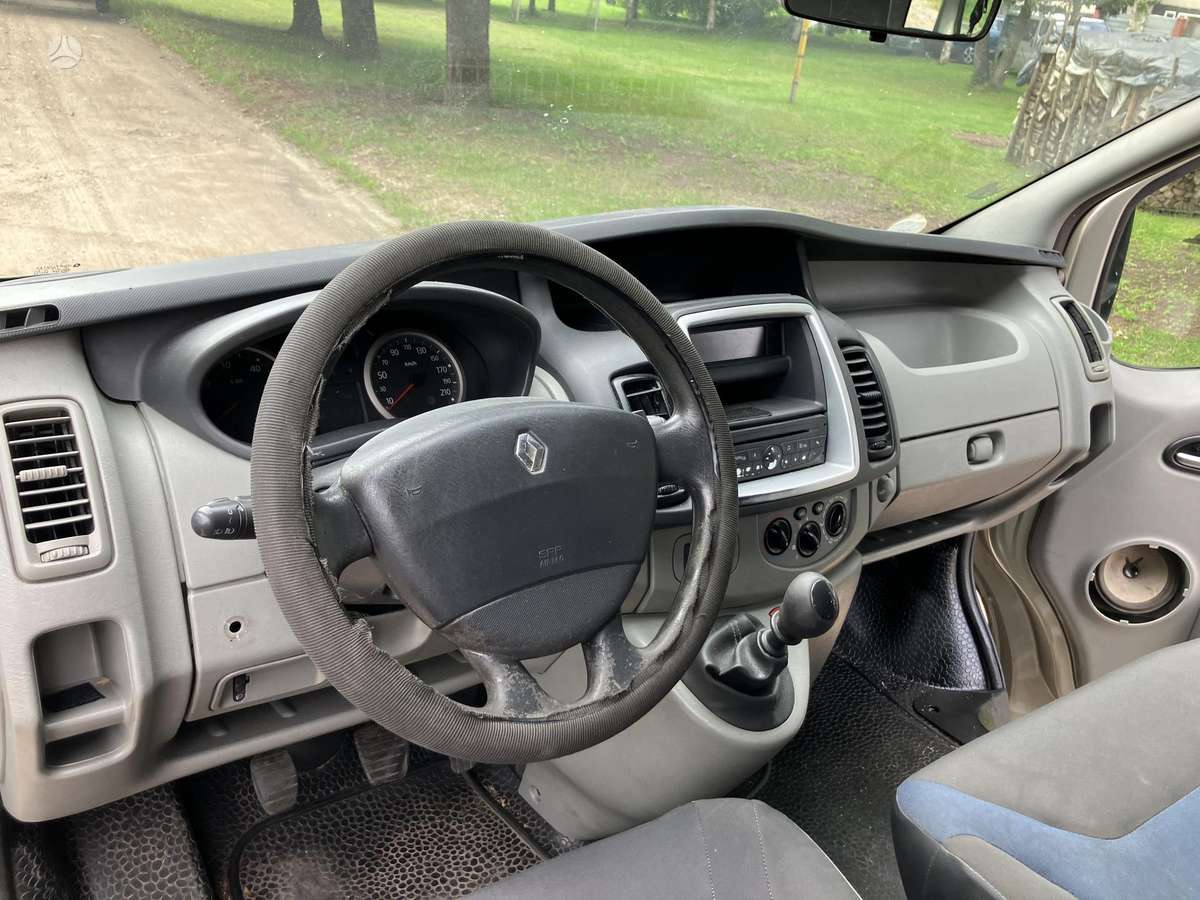 Renault Trafic, 2.0 l., passenger minibus