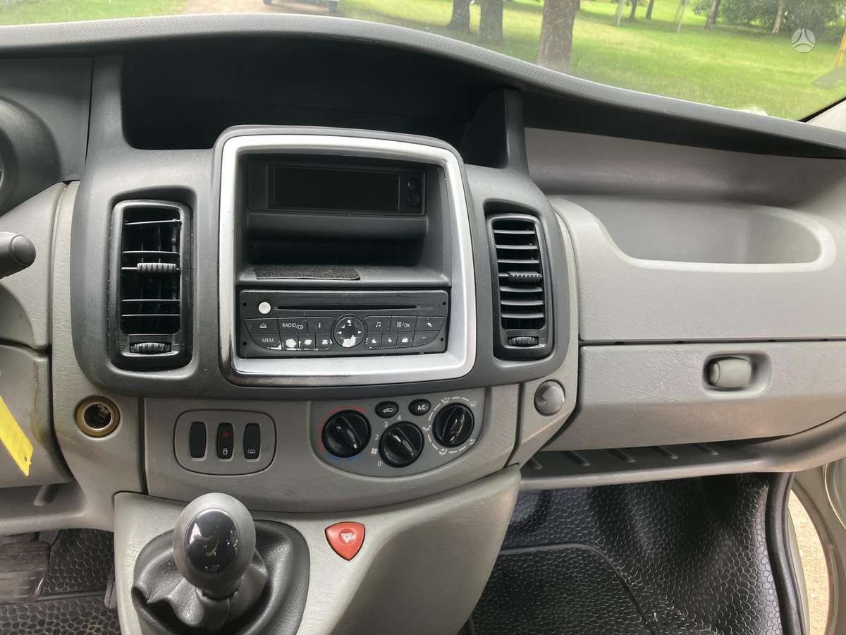 Renault Trafic, 2.0 l., passenger minibus