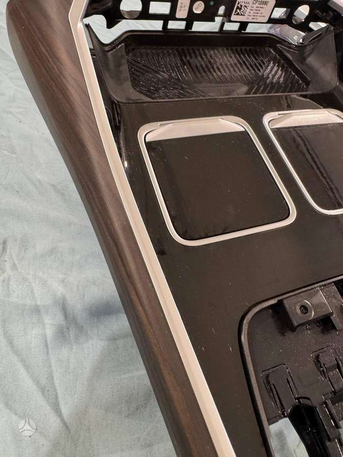 BMW 7 serija apdailos detalės