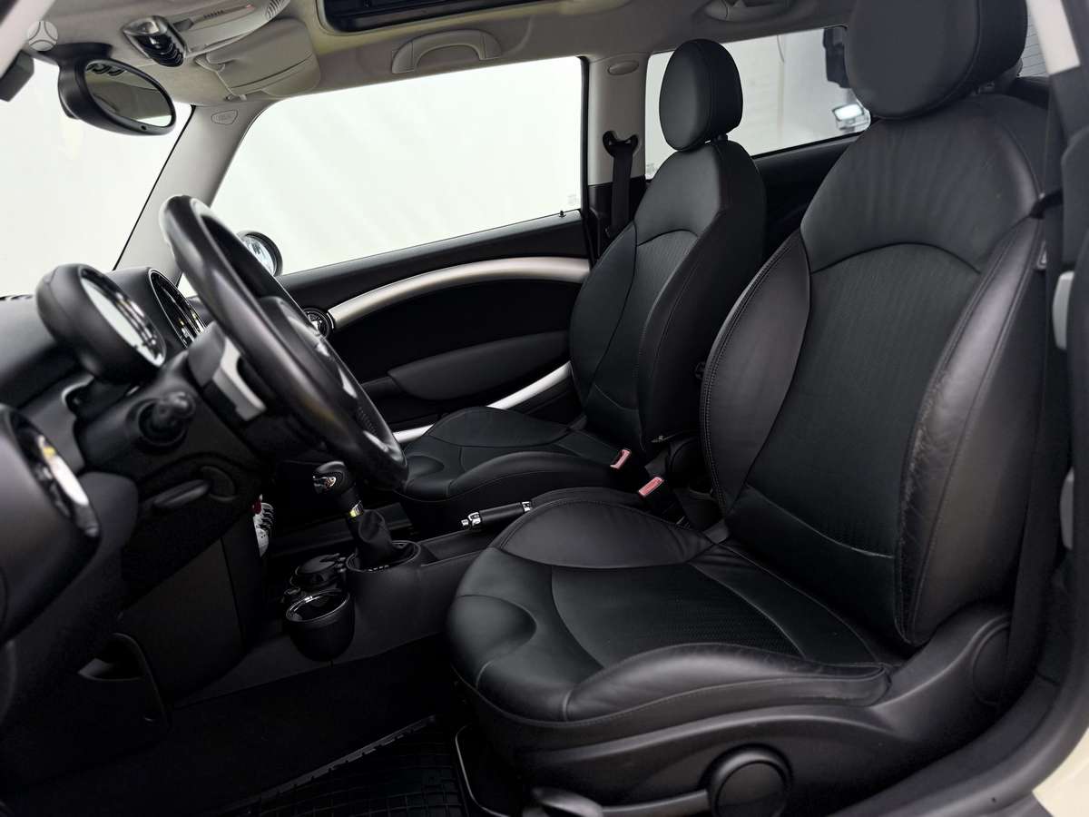Mini Cooper S, 1.6 l., hatchback
