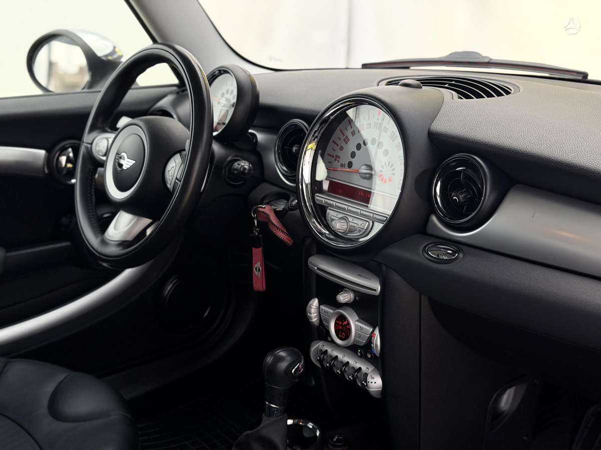 Mini Cooper S, 1.6 l., hatchback