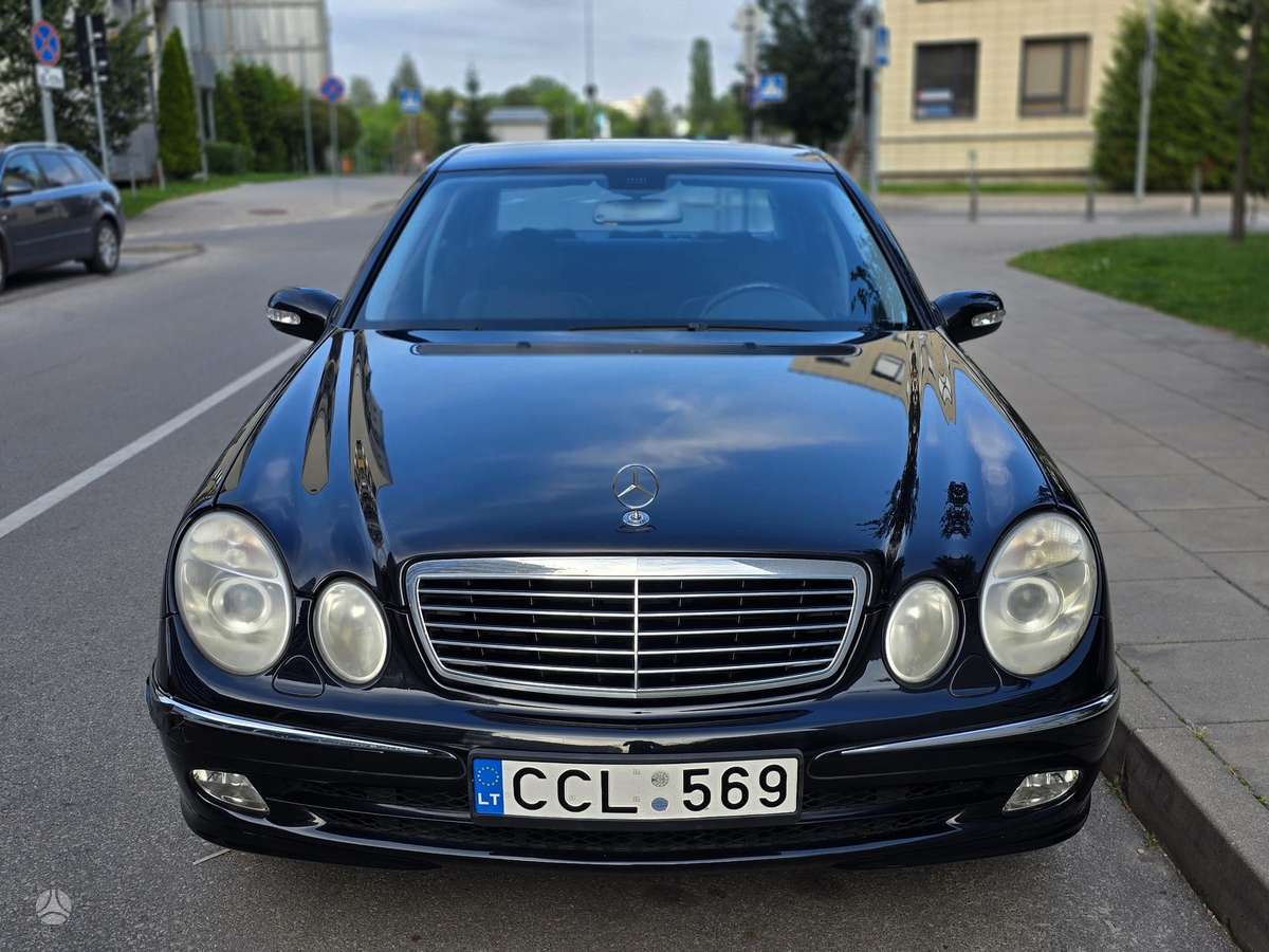 Mercedes-Benz E320, 3.2 l., Седан