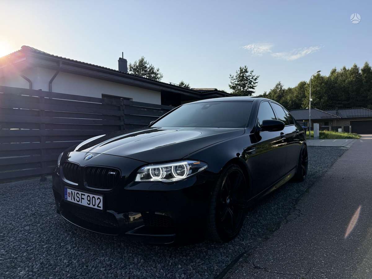 BMW M5, 4.4 l., Седан