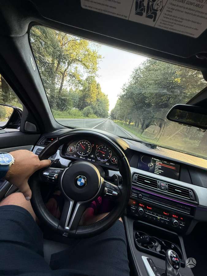 BMW M5, 4.4 l., Седан