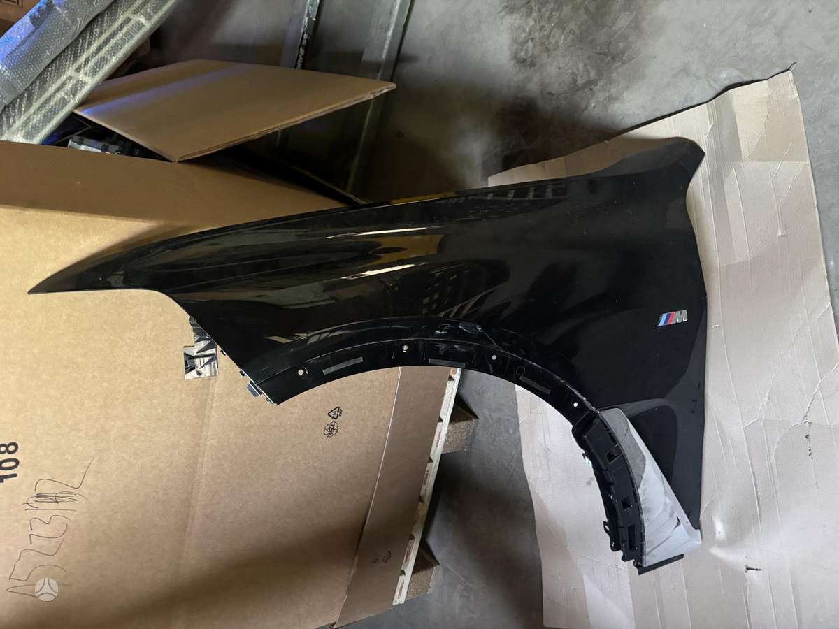 BMW X7 body parts