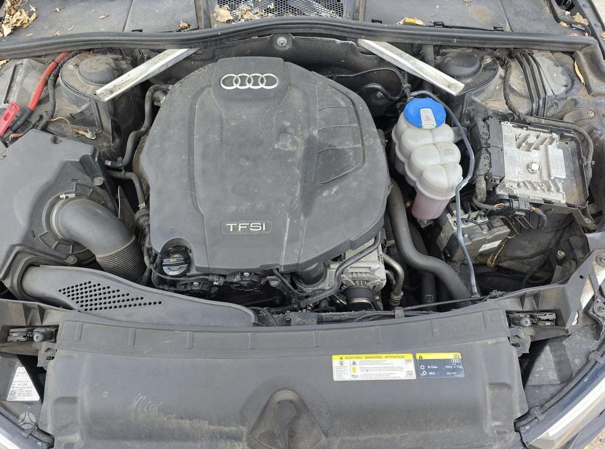 Audi A4, 2.0 l., Седан