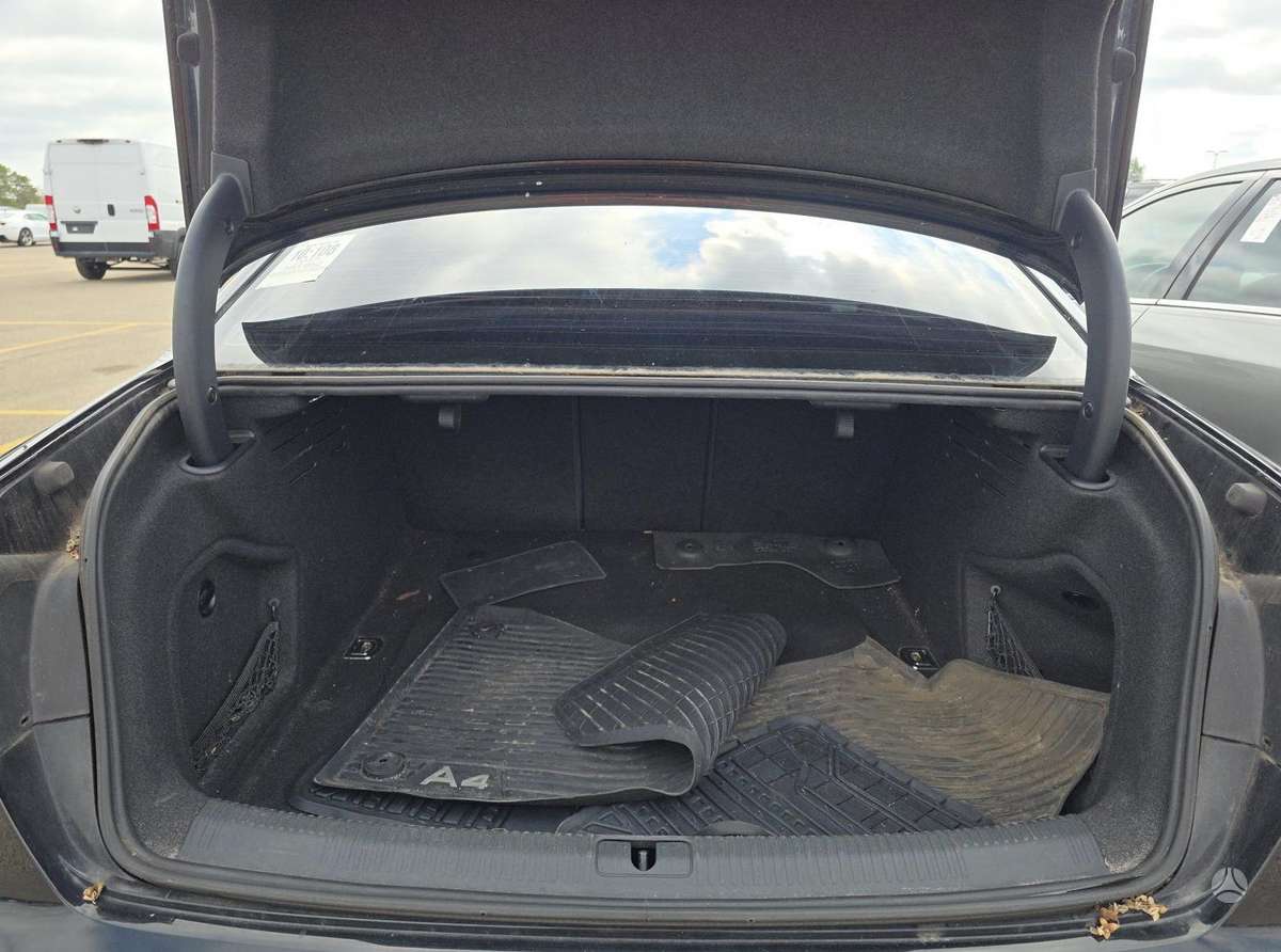 Audi A4, 2.0 l., Седан