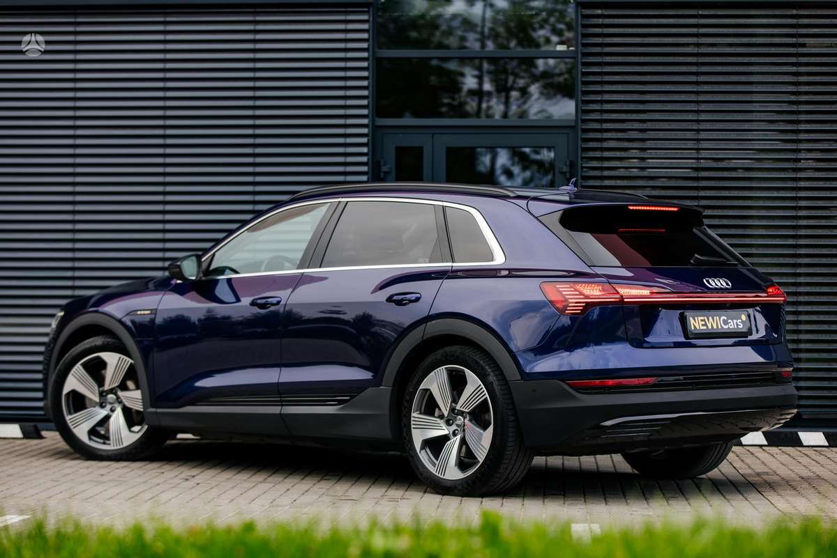 Audi e-tron, 95 kWh, off-road / crossover