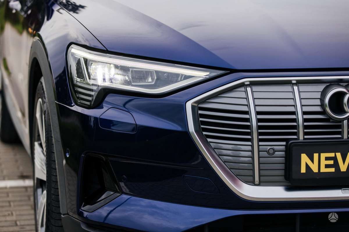 Audi e-tron, 95 kWh, off-road / crossover