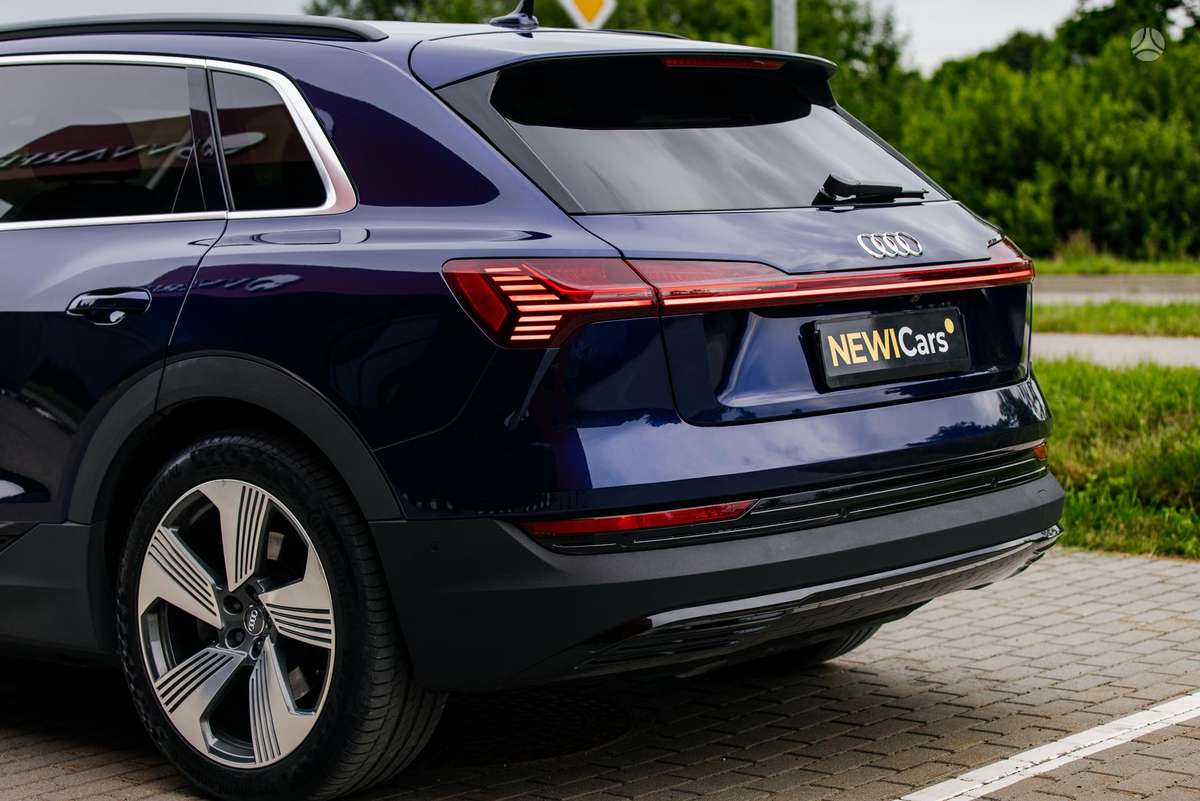 Audi e-tron, 95 kWh, off-road / crossover