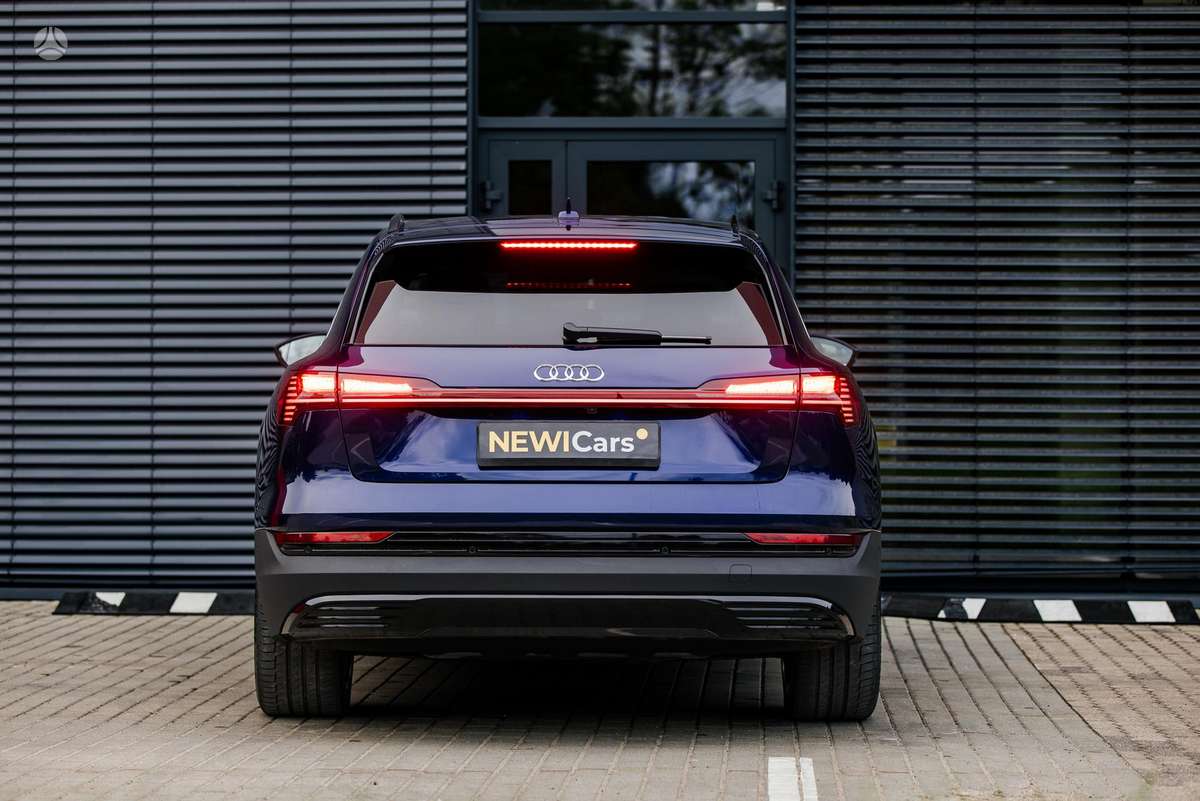 Audi e-tron, 95 kWh, off-road / crossover