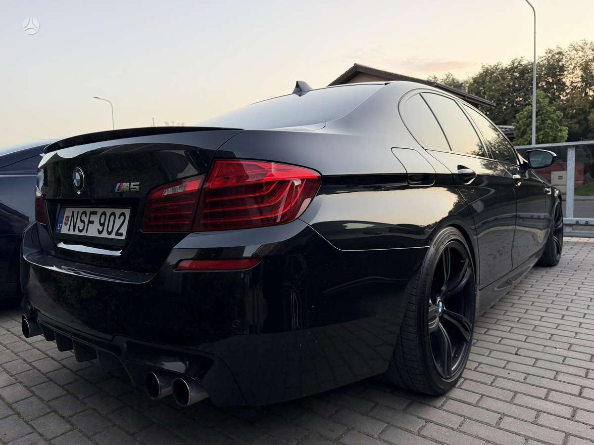BMW M5, 4.4 l., Седан