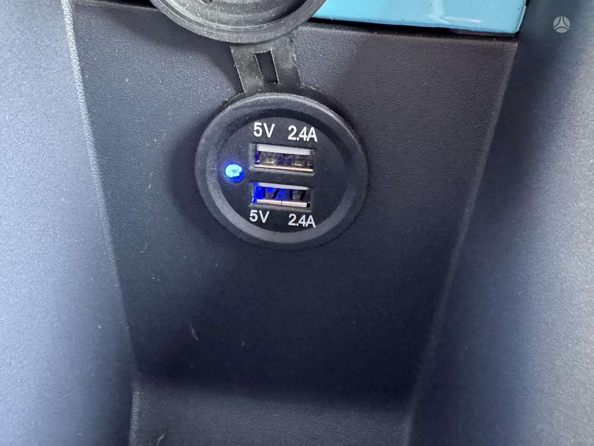 XEV YOYO, sedanas