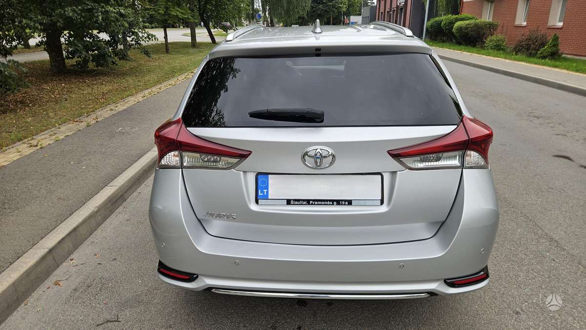 Toyota Auris, 1.6 l., Универсал