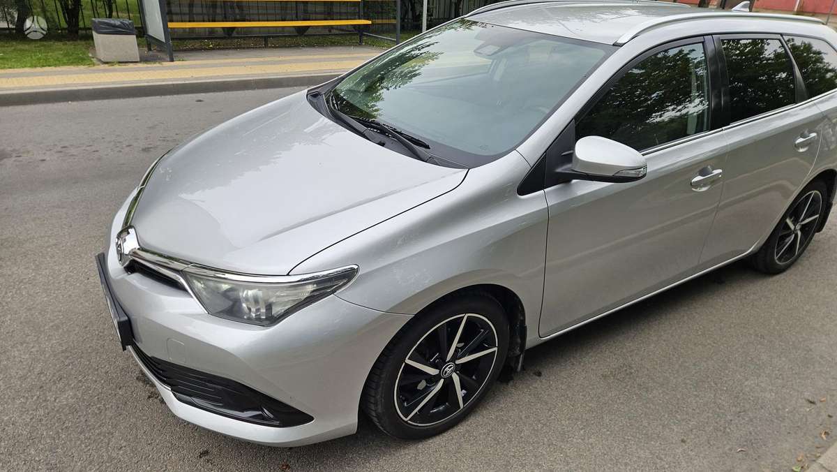 Toyota Auris, 1.6 l., Универсал