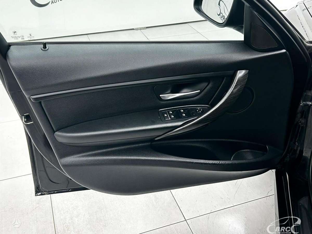 BMW 320, 2.0 l., Седан