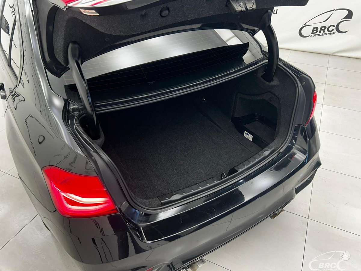 BMW 320, 2.0 l., Седан