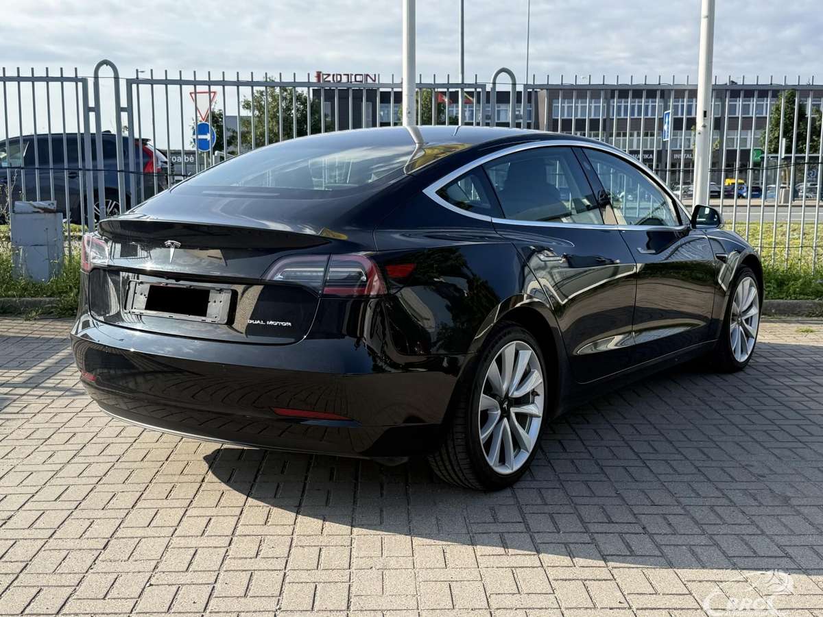 Tesla Model 3, 80 кВт·ч, Седан