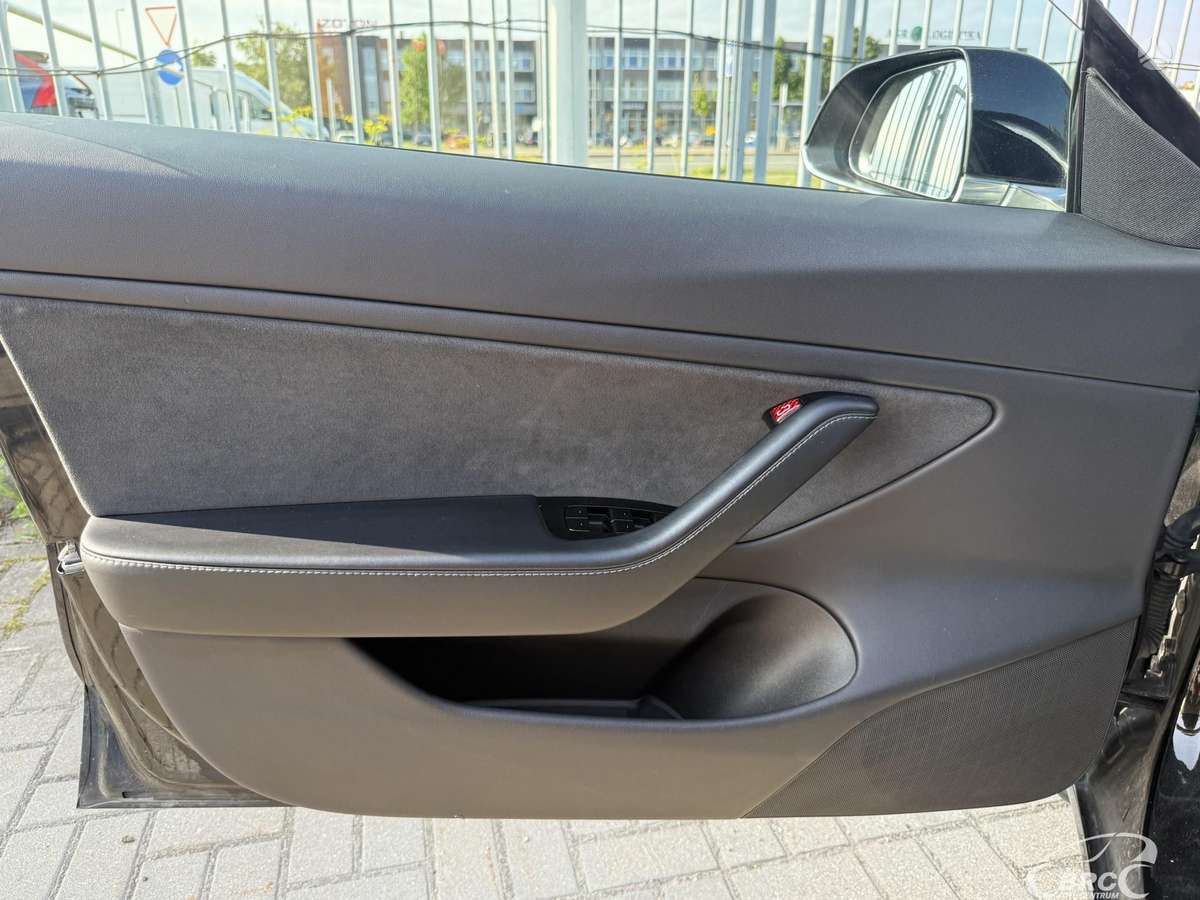 Tesla Model 3, 80 кВт·ч, Седан