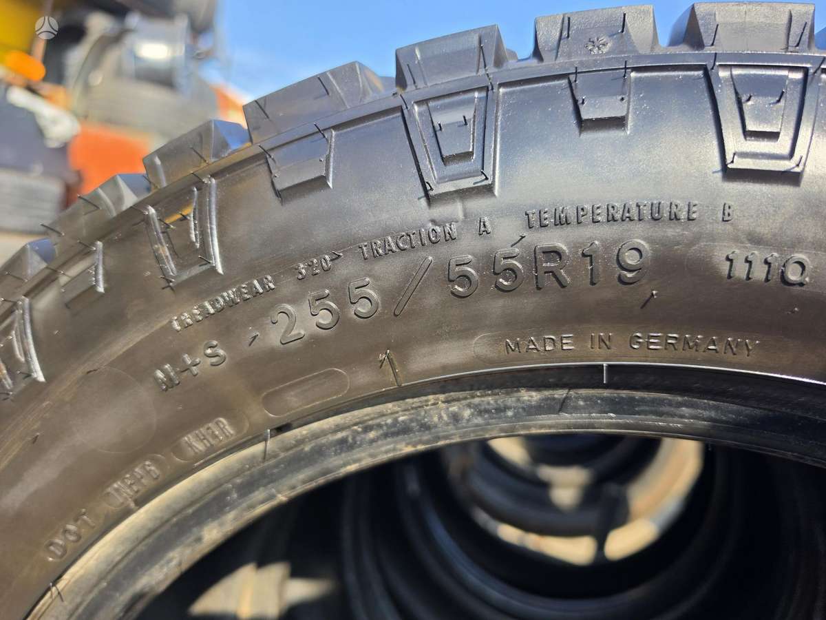 Goodyear Wrangler, universalios 255/55 R19