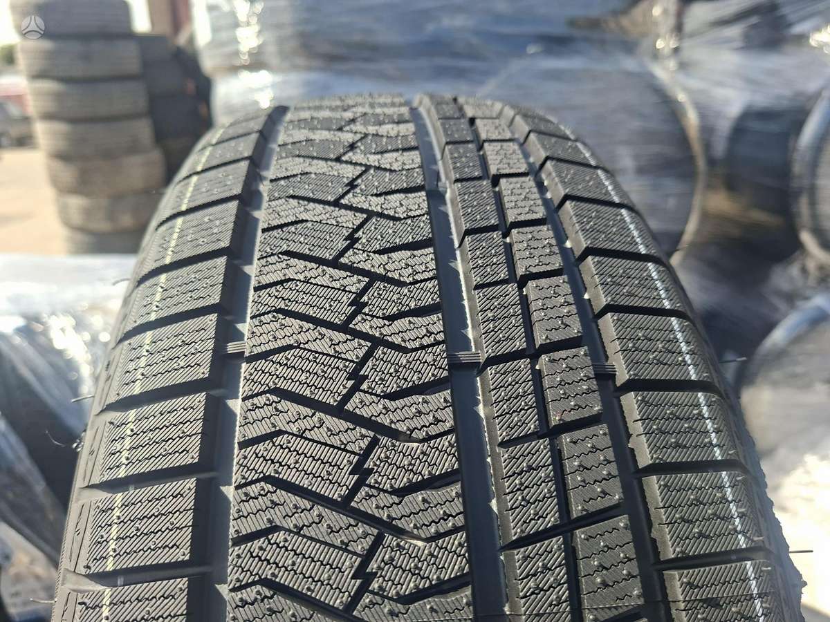Triangle PL 02, winter 235/65 R17